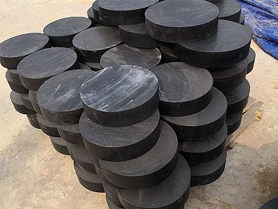 哈巴河板式橡胶支座由若干层橡胶片与薄钢板经加压硫化